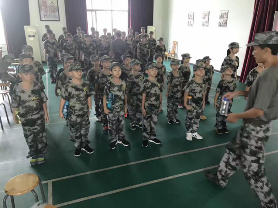 廣東軍事夏令營：堅強的意志
